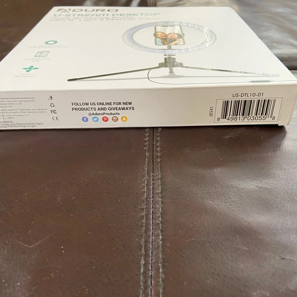 Streaming light ring tripod